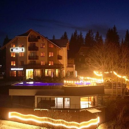 Rich Oak - Готель З Відкритим Панорамний Басейном ヤブルニツァ エクステリア 写真